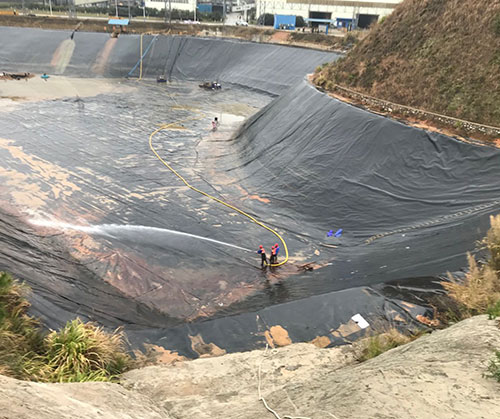 山丹废水池清理